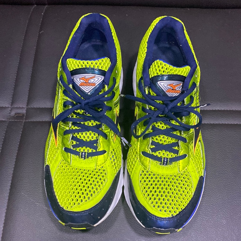 Mizuno Wave Rider 15 Running Sneakers